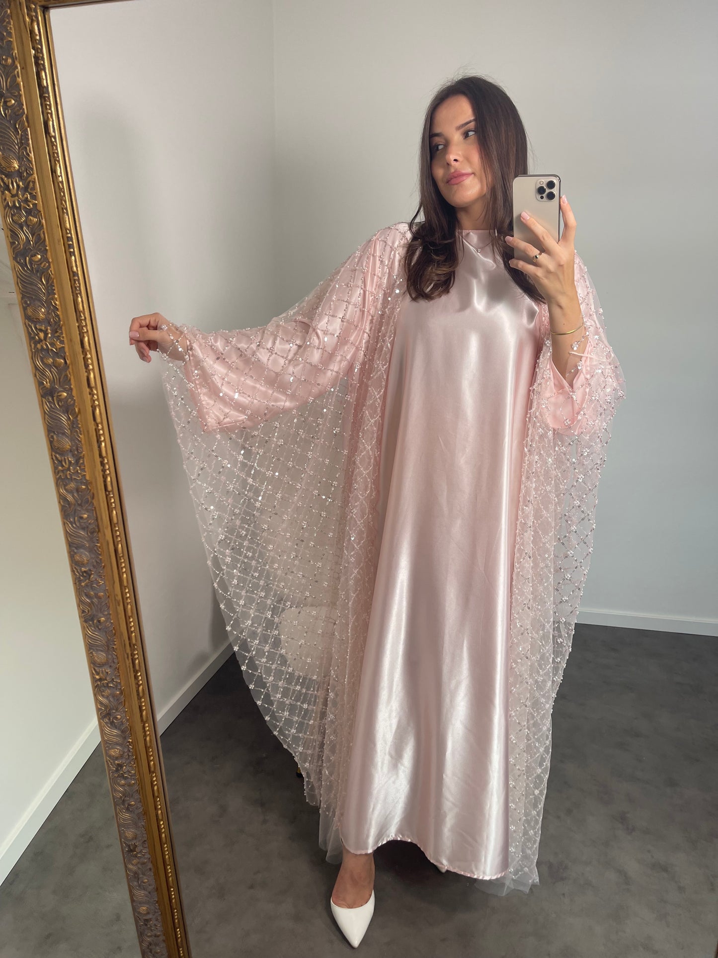 Kimono Leen (MIT Satin Abaya)